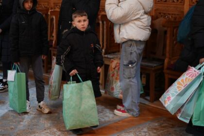 Programului social-filantropic „Ne înnoim de Sfintele Paşti“ a continuat în Protopopiatul Galaţi – fotografia 24