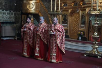 Rânduiala spălării picioarelor la Catedrala Arhiepiscopală din Galaţi – fotografia 5