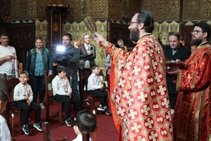 Rânduiala spălării picioarelor la Catedrala Arhiepiscopală din Galaţi – fotografia 38