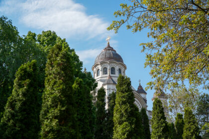 Etapa eparhială a Concursului National Catehetic „Mărturisirea jertfelnică a dreptei credinţe – moştenirea unui secol de Patriarhat pentru copii şi tineri“ – fotografia 2