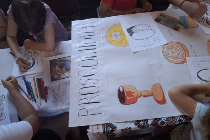 Rugăciune, bucurie şi jocuri ale copilăriei în Parohia Roşiori – fotografia 2