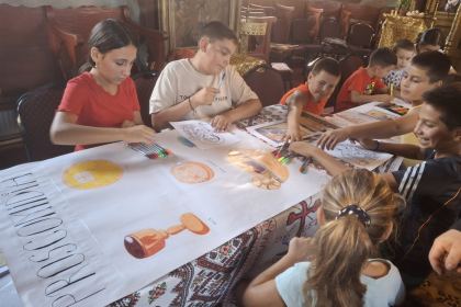 Rugăciune, bucurie şi jocuri ale copilăriei în Parohia Roşiori – fotografia 3