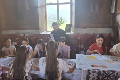 Rugăciune, bucurie şi jocuri ale copilăriei în Parohia Roşiori – fotografia 6