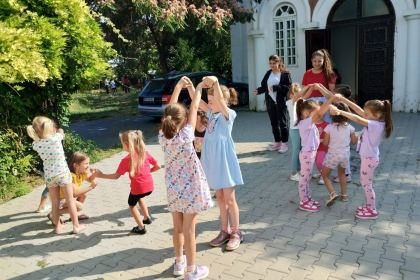 Activităţi de vară pentru copiii din Arhiepiscopia Dunării de Jos – fotografia 1