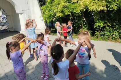 Activităţi de vară pentru copiii din Arhiepiscopia Dunării de Jos – fotografia 17