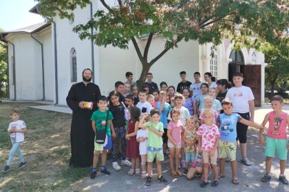 Activităţi de vară pentru copiii din Arhiepiscopia Dunării de Jos – fotografia 19