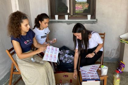 Copiii, casnici în grădina Maicii Domnului de la Mănăstirea Vladimirești – fotografia 18