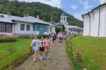Excursie pentru 74 de copii din Parohia Umbrăreşti I – fotografia 5