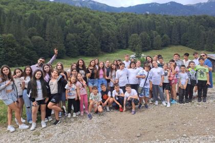 Excursie pentru 74 de copii din Parohia Umbrăreşti I – fotografia 9