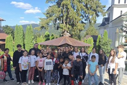 Excursie pentru 40 de copii din Parohia Mircea Vodă – fotografia 1