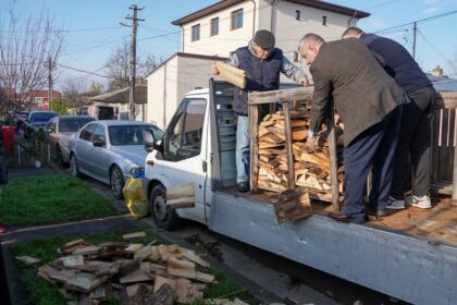 Daruri pentru familiile nevoiaşe şi bătrânii bolnavi – fotografia 19