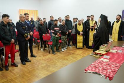 Rugăciune şi binecuvântare la Penitenciarul Brăila – fotografia 19