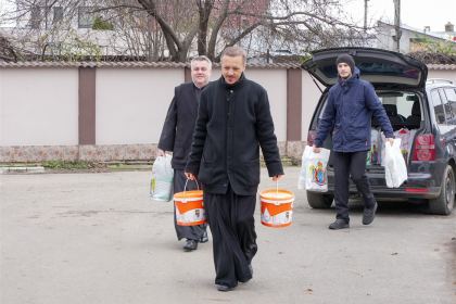 Ajutoare oferite persoanelor vârstnice de către Parohia „Sf. Nicolae“ din Brăila – fotografia 16