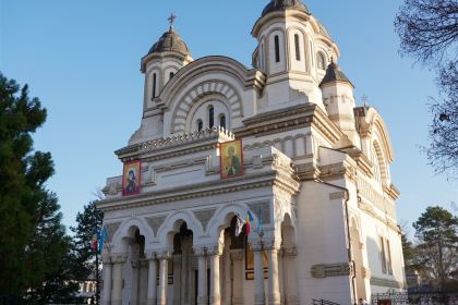 Slujire arhierească şi Concert de colinde la Catedrala arhiepiscopală din Galaţi – fotografia 1