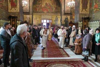 Slujire arhierească şi Concert de colinde la Catedrala arhiepiscopală din Galaţi – fotografia 8