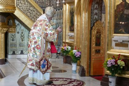 Slujire arhierească şi Concert de colinde la Catedrala arhiepiscopală din Galaţi – fotografia 10
