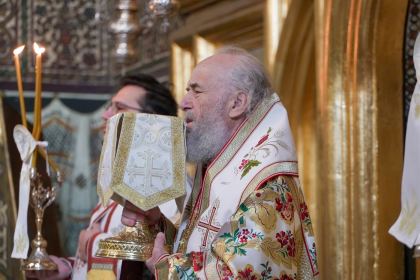 Slujire arhierească şi Concert de colinde la Catedrala arhiepiscopală din Galaţi – fotografia 13