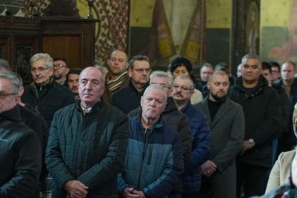 Slujire arhierească şi Concert de colinde la Catedrala arhiepiscopală din Galaţi – fotografia 16