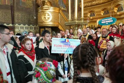 Slujire arhierească şi Concert de colinde la Catedrala arhiepiscopală din Galaţi – fotografia 30