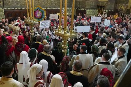 Slujire arhierească şi Concert de colinde la Catedrala arhiepiscopală din Galaţi – fotografia 35