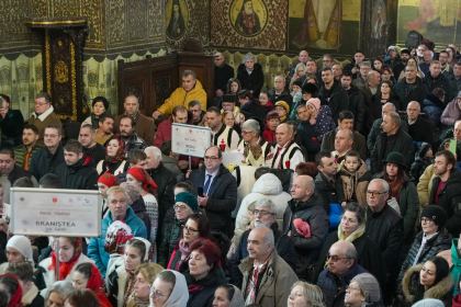 Slujire arhierească şi Concert de colinde la Catedrala arhiepiscopală din Galaţi – fotografia 40