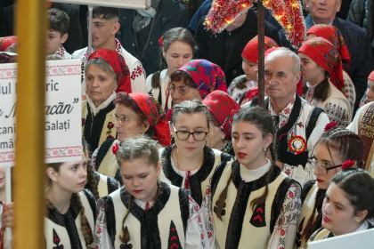 Slujire arhierească şi Concert de colinde la Catedrala arhiepiscopală din Galaţi – fotografia 42