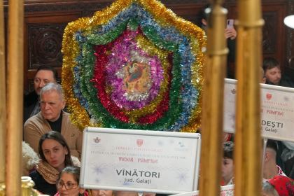 Slujire arhierească şi Concert de colinde la Catedrala arhiepiscopală din Galaţi – fotografia 43