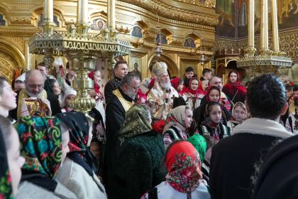 Slujire arhierească şi Concert de colinde la Catedrala arhiepiscopală din Galaţi – fotografia 45