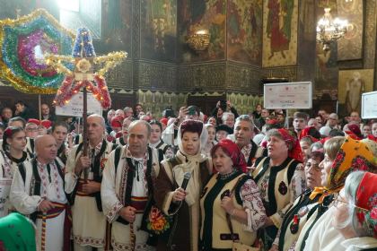 Slujire arhierească şi Concert de colinde la Catedrala arhiepiscopală din Galaţi – fotografia 50