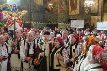Slujire arhierească şi Concert de colinde la Catedrala arhiepiscopală din Galaţi – fotografia 51