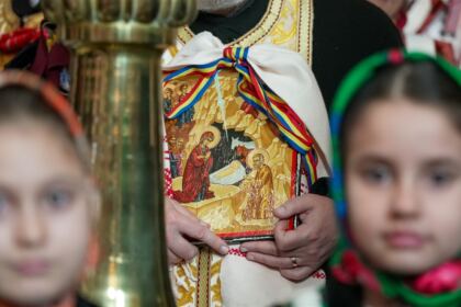 Slujire arhierească şi Concert de colinde la Catedrala arhiepiscopală din Galaţi – fotografia 55