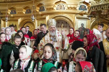 Slujire arhierească şi Concert de colinde la Catedrala arhiepiscopală din Galaţi – fotografia 56