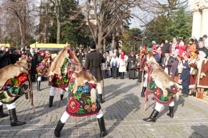 Slujire arhierească şi Concert de colinde la Catedrala arhiepiscopală din Galaţi – fotografia 66