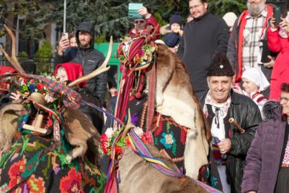 Slujire arhierească şi Concert de colinde la Catedrala arhiepiscopală din Galaţi – fotografia 68