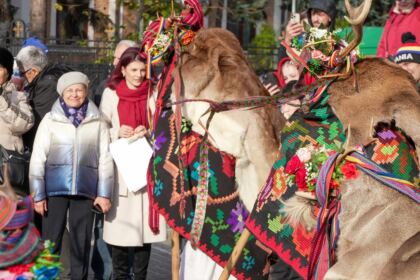 Slujire arhierească şi Concert de colinde la Catedrala arhiepiscopală din Galaţi – fotografia 70
