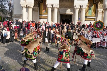 Slujire arhierească şi Concert de colinde la Catedrala arhiepiscopală din Galaţi – fotografia 71