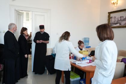 Acţiune de donare de sânge a preoţilor, tinerilor şi credincioşilor din Tecuci – fotografia 15