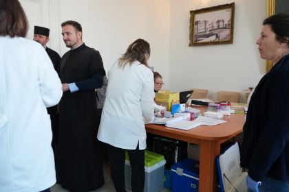 Acţiune de donare de sânge a preoţilor, tinerilor şi credincioşilor din Tecuci – fotografia 18