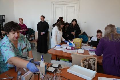 Acţiune de donare de sânge a preoţilor, tinerilor şi credincioşilor din Tecuci – fotografia 20