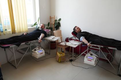 Acţiune de donare de sânge a preoţilor, tinerilor şi credincioşilor din Tecuci – fotografia 32