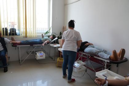 Acţiune de donare de sânge a preoţilor, tinerilor şi credincioşilor din Tecuci – fotografia 42