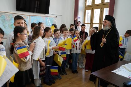Simpozion studenţesc dedicat Sfinţilor Trei Ierarhi, la Galaţi – fotografia 4