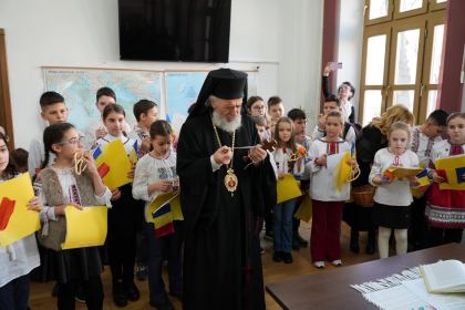 Simpozion studenţesc dedicat Sfinţilor Trei Ierarhi, la Galaţi – fotografia 16
