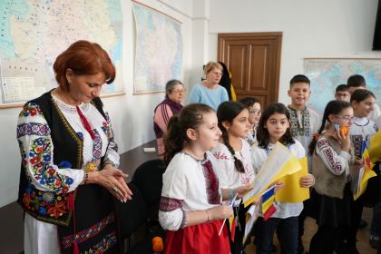 Simpozion studenţesc dedicat Sfinţilor Trei Ierarhi, la Galaţi – fotografia 18