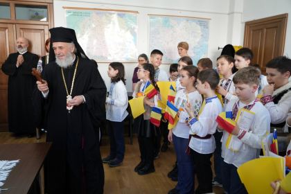 Simpozion studenţesc dedicat Sfinţilor Trei Ierarhi, la Galaţi – fotografia 19