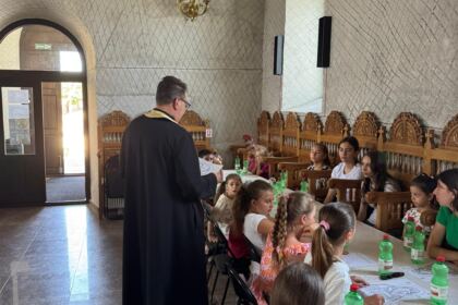 Momente de bucurie şi relaxare pentru copiii din Parohia Stăncuţa – fotografia 3