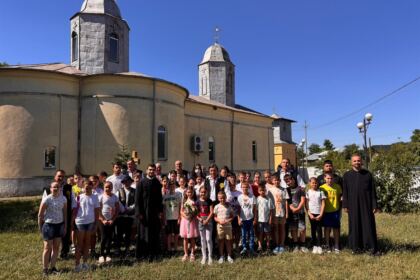 Activităţi de vară pentru copiii din Parohiile Ciocile şi Chichineţu – fotografia 9