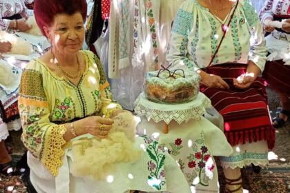 Șezătoare tradițională în Parohia Vameș, judeţul Galaţi – fotografia 5