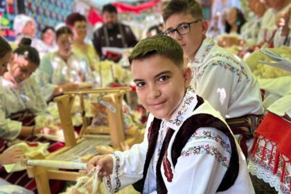 Șezătoare tradițională în Parohia Vameș, judeţul Galaţi – fotografia 8