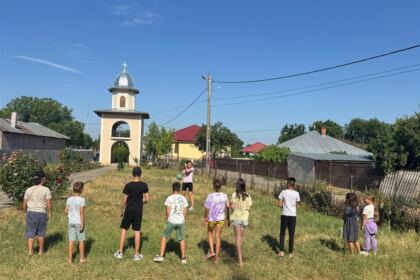 Bucuria vacanţei pentru copiii din Parohiile Berteştii de Jos şi de Sus – fotografia 7